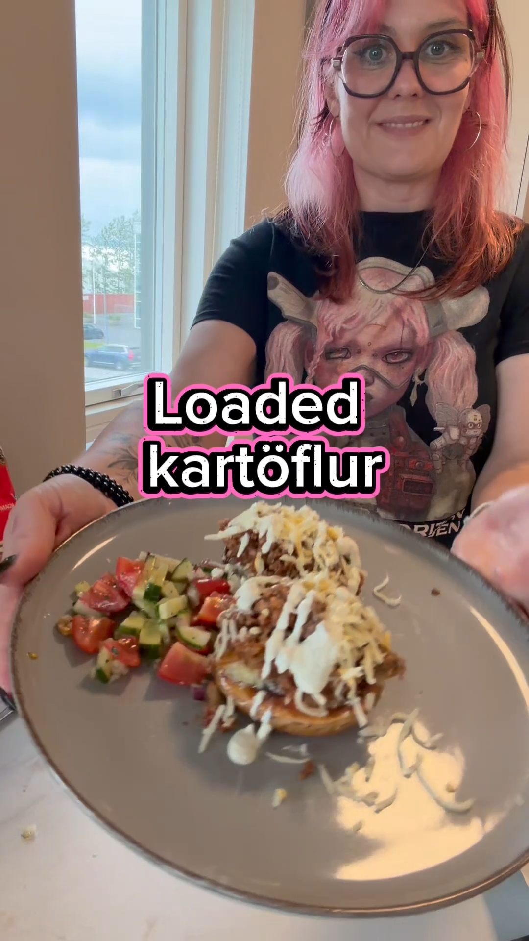 Loaded Kartöflur með Hakki & Fersku Salati